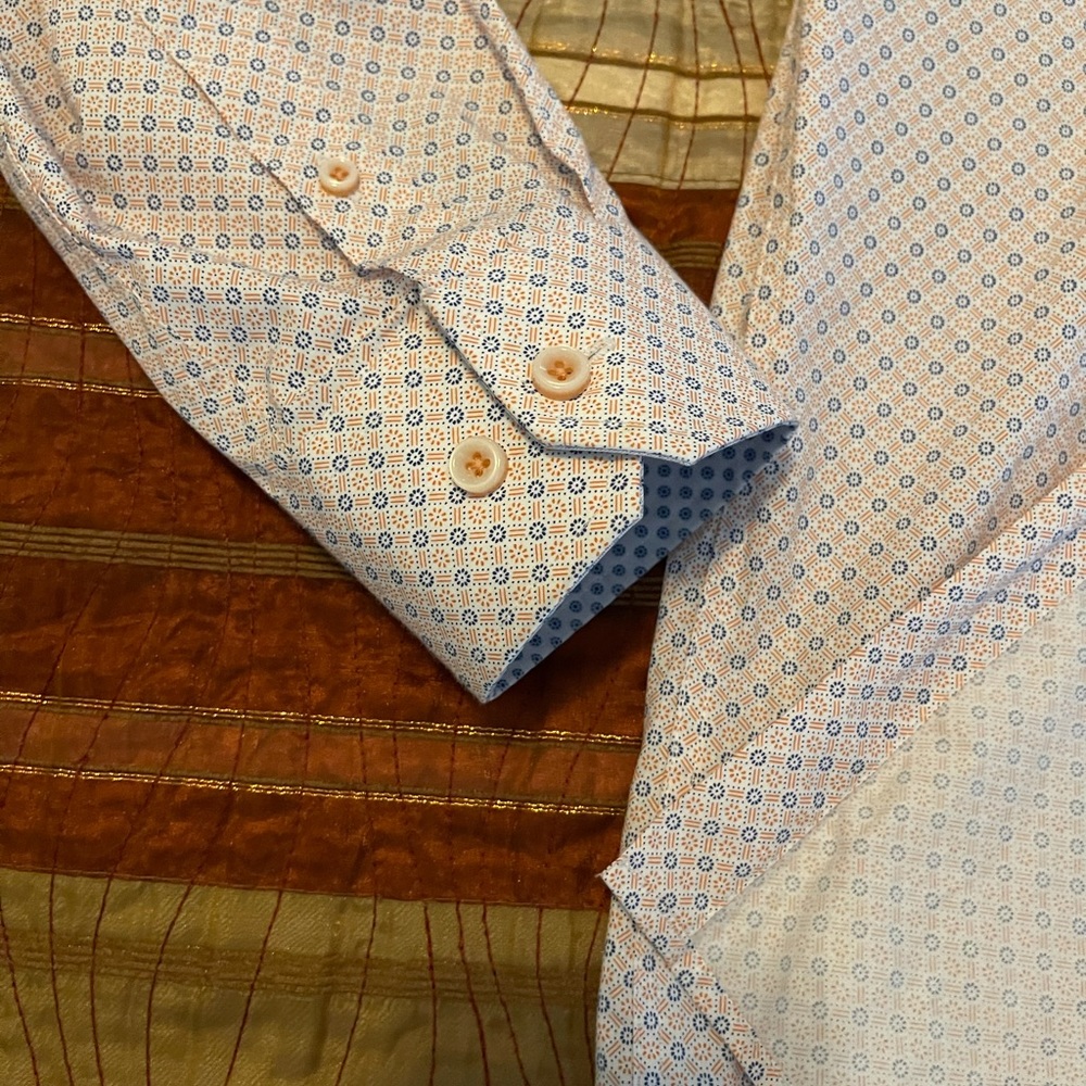 Shirt - Picture 3 of 4